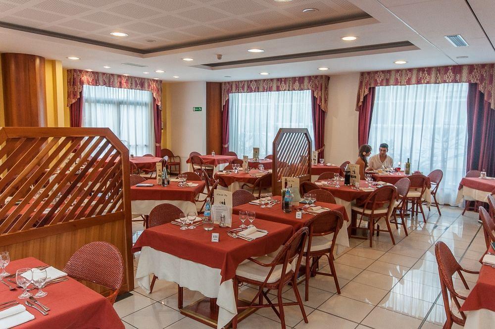 דימארו Alpholiday Dolomiti Wellness & Family Hotel מראה חיצוני תמונה