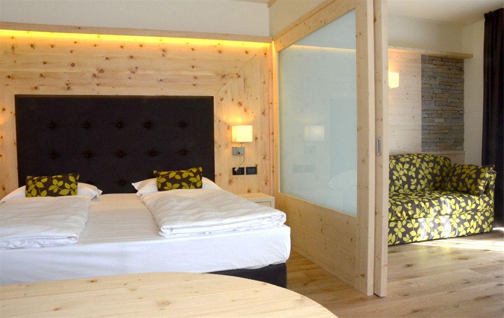 דימארו Alpholiday Dolomiti Wellness & Family Hotel מראה חיצוני תמונה