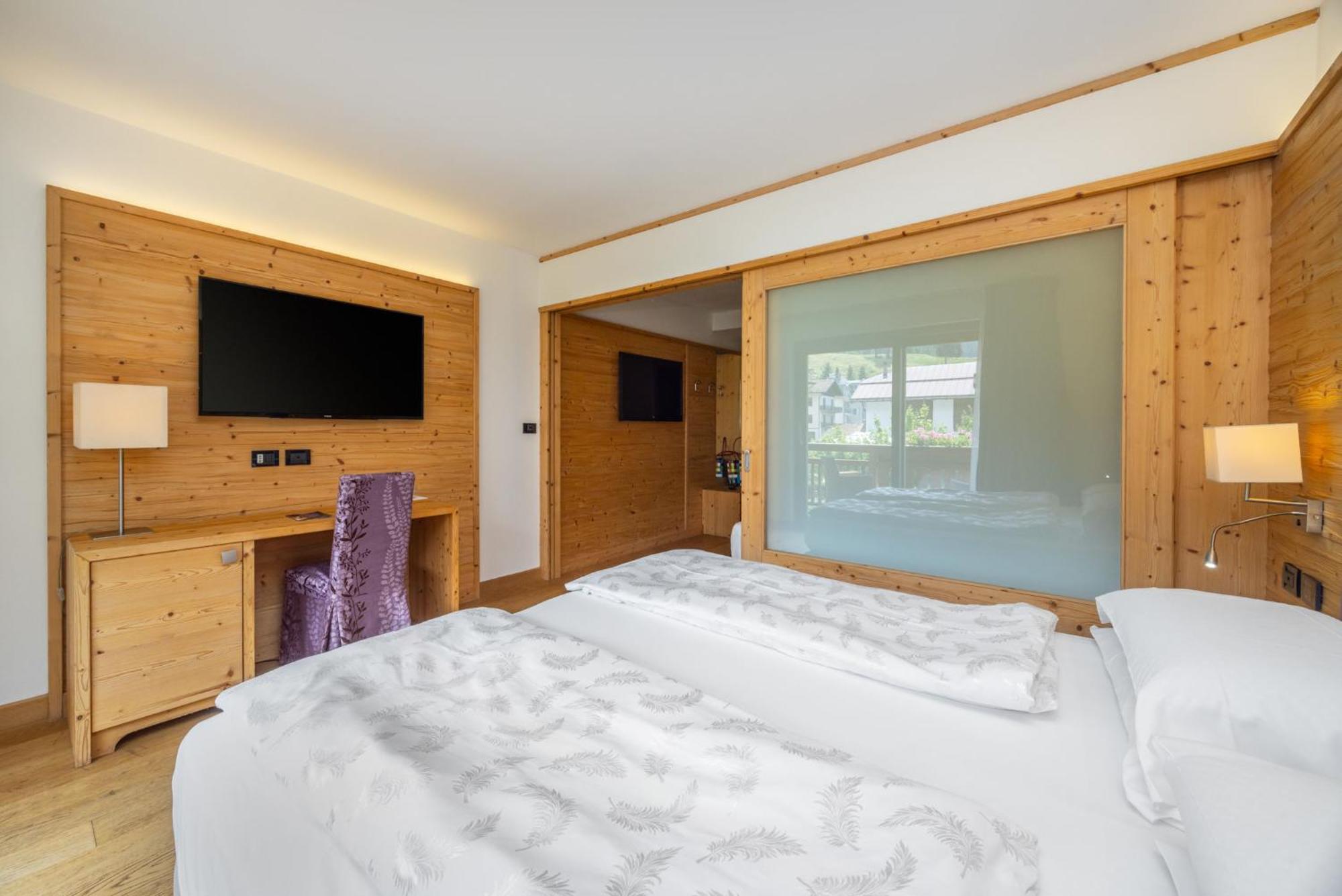דימארו Alpholiday Dolomiti Wellness & Family Hotel חדר תמונה
