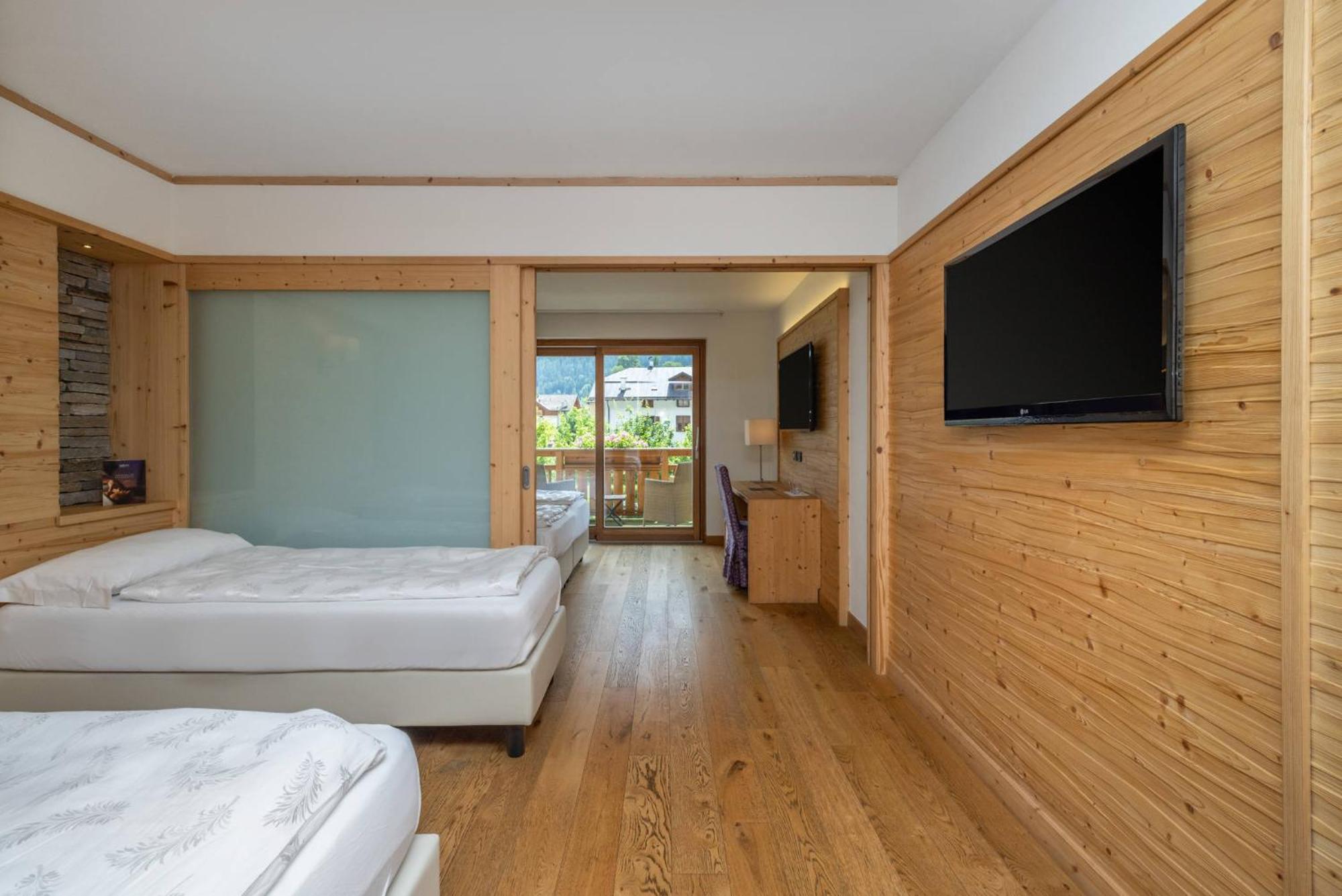 דימארו Alpholiday Dolomiti Wellness & Family Hotel חדר תמונה
