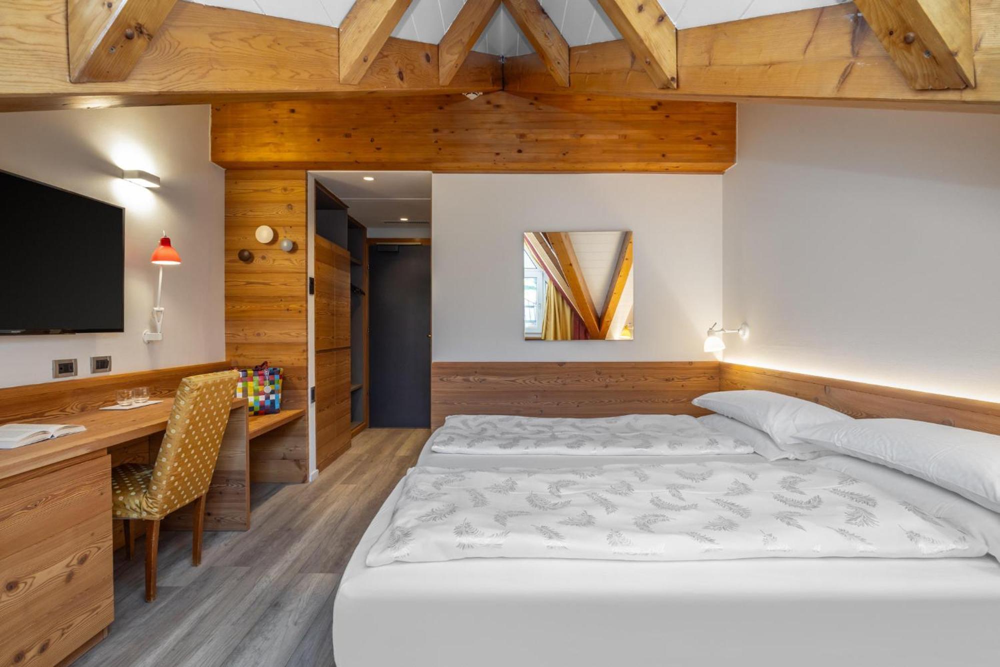 דימארו Alpholiday Dolomiti Wellness & Family Hotel חדר תמונה