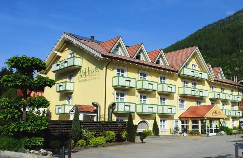דימארו Alpholiday Dolomiti Wellness & Family Hotel מראה חיצוני תמונה